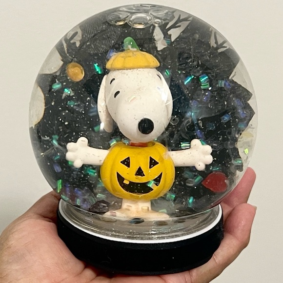 Peanuts Other - SNOOPY Pumpkin Snow Globe